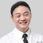 チャン・ヨンウ代表院長